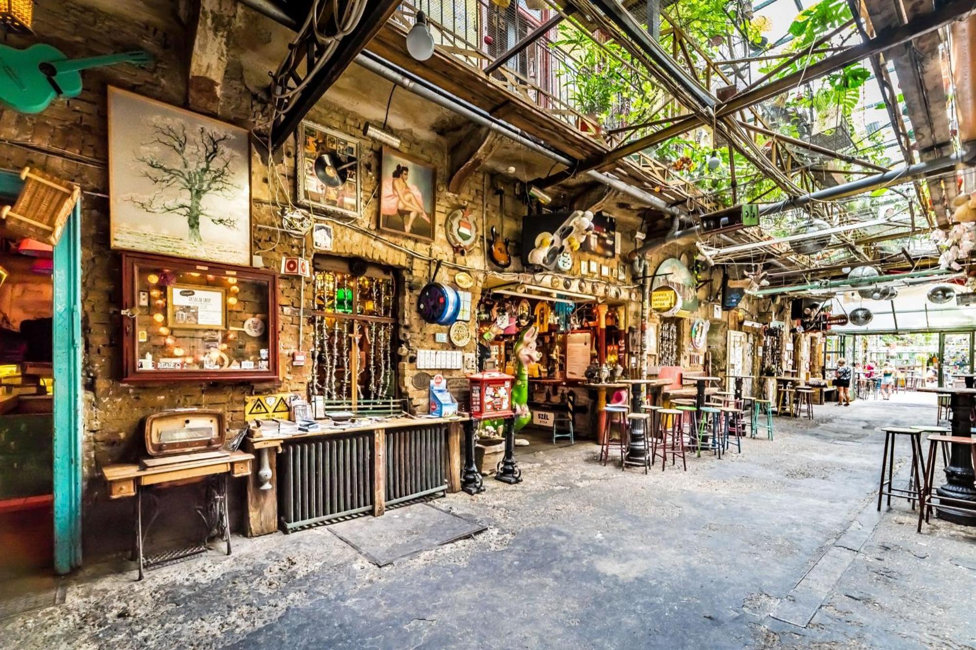 Casadeco Budapest Apt-Stunning New York Cafe View Экстерьер фото